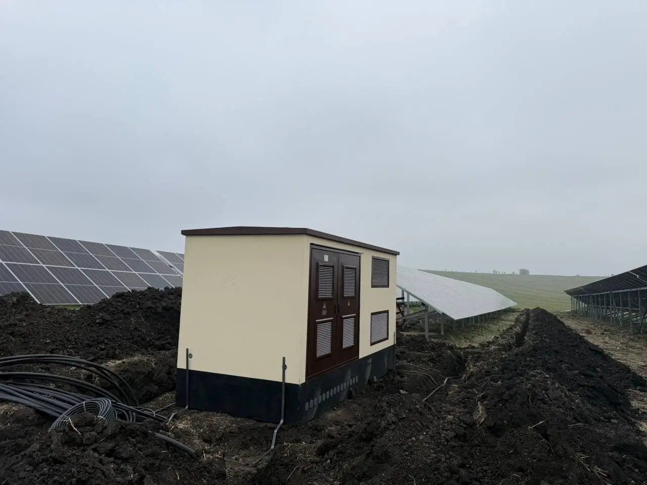 Alegerea corectă a posturilor de transformare – cheia siguranței și eficienței unui parc solar