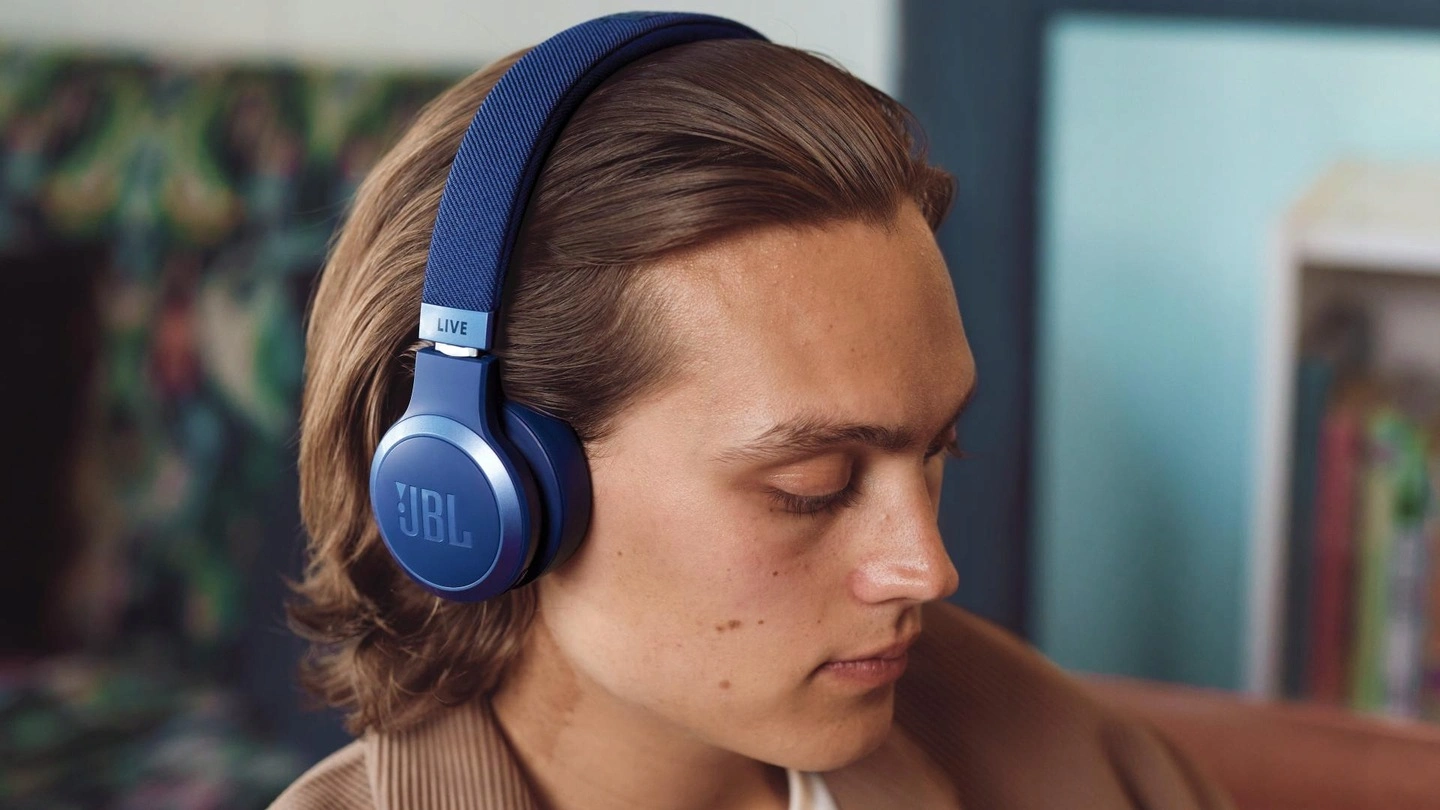 JBL Live 670 și JBL Live 770 în Moldova. Noile căști JBL