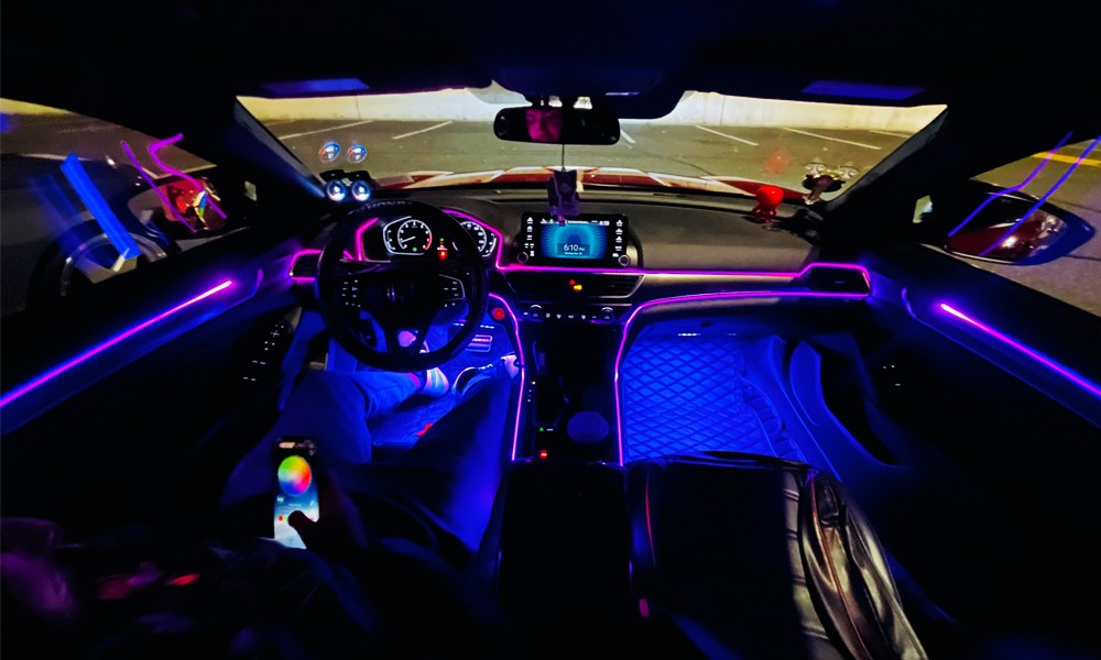 Instalare lumini ambientale auto în Chișinău la Carmarket
